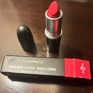 MAC Cosmetics Retro Matte Lipstick - Relentlessly Red 706